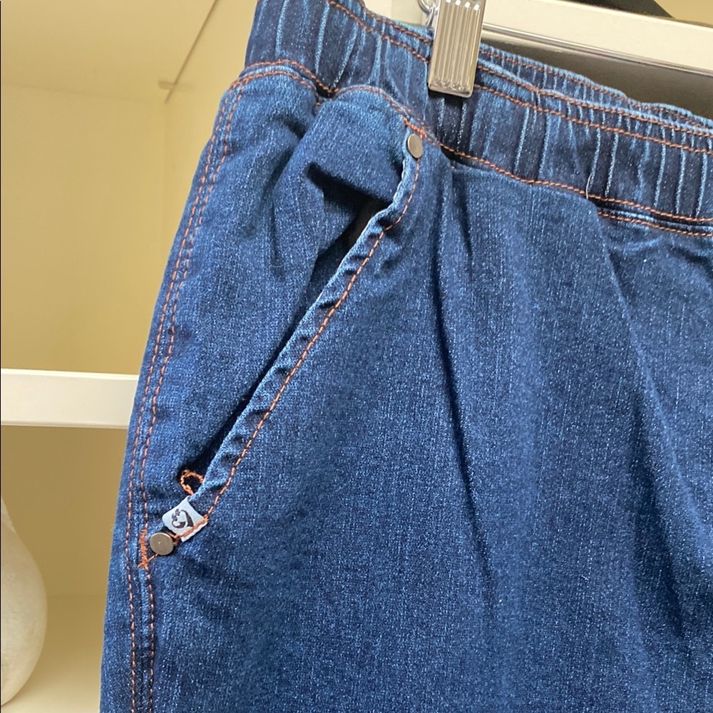 Silvert’s Pull-up Women's Cropped Jeans in Blue. Like NEW!  XL. - Picture 2 of 9